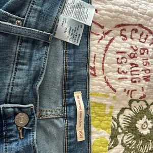 Women’s Levi’s Skinny Capri, Size 18W. Very good condition